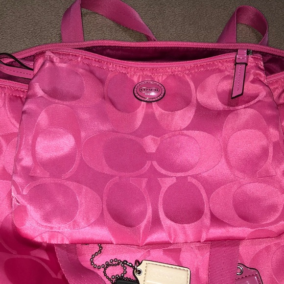 Coach weekender bag in pink - Picture 1 of 6